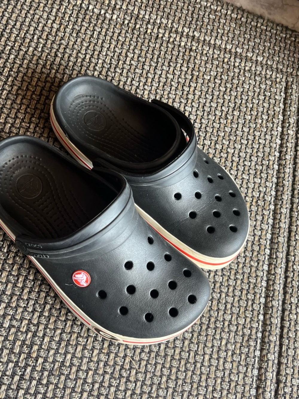 CROCS Black Georgia Bulldogs Clogs with Red and White Stripe Trim